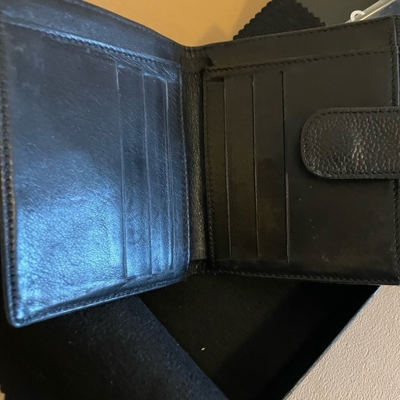 Chanel caviar bifold wallet - Picture 4 of 11